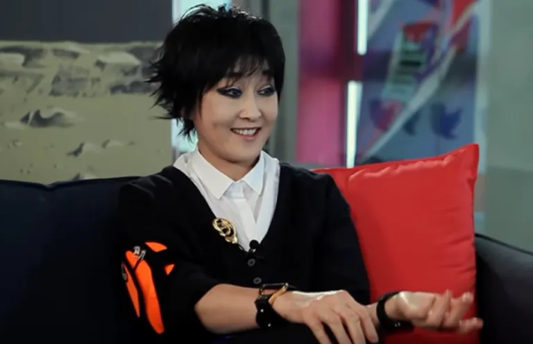 С.Саранцацралт