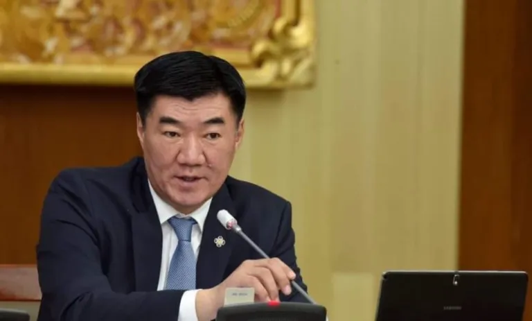 С.Бямбацогт