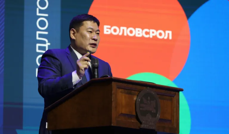 Л.Оюун-Эрдэнэ