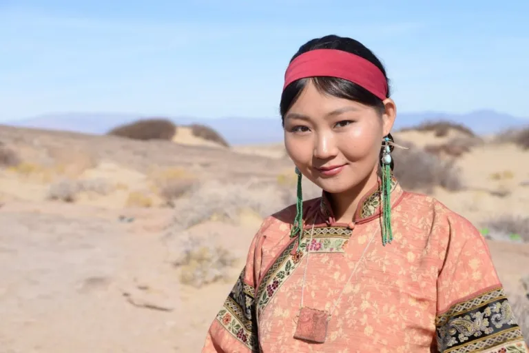 А.БАЯРЦЭЦЭГ