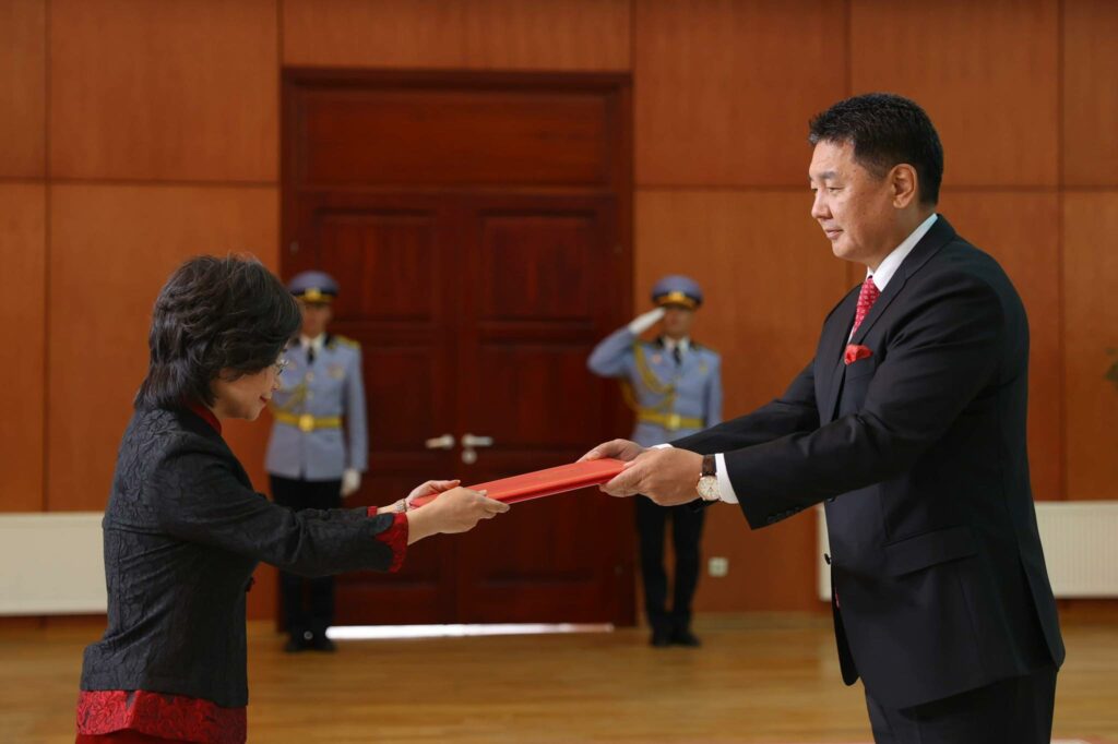 Хятадын Элчин сайд