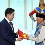 “Парис-2024” олимп, паралимпын тамирчдад Төрийн далбаа гардууллаа