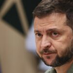 Зеленский: Улаан талбайгаас тушаал өгдөг солиотой өвгөн үгүй болно