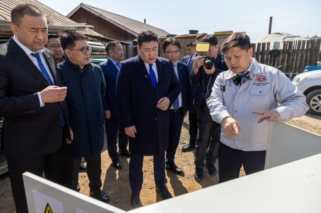 Гэр хорооллын айл өрхийг цахилгаан халаагуур, бүх төрлийн хийн түлшинд шилжүүлэх бэлтгэл ажлыг зуны саруудад ч тасралтгүй үргэлжлүүлэхийг Ерөнхий сайд үүрэг болголоо