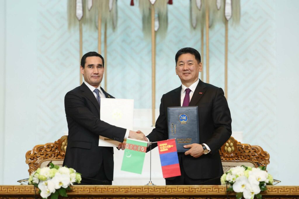 Монгол, Туркменистаны харилцаа, хамтын ажиллагааг хөгжүүлэх 14 баримт бичигт гарын үсэг зурлаа