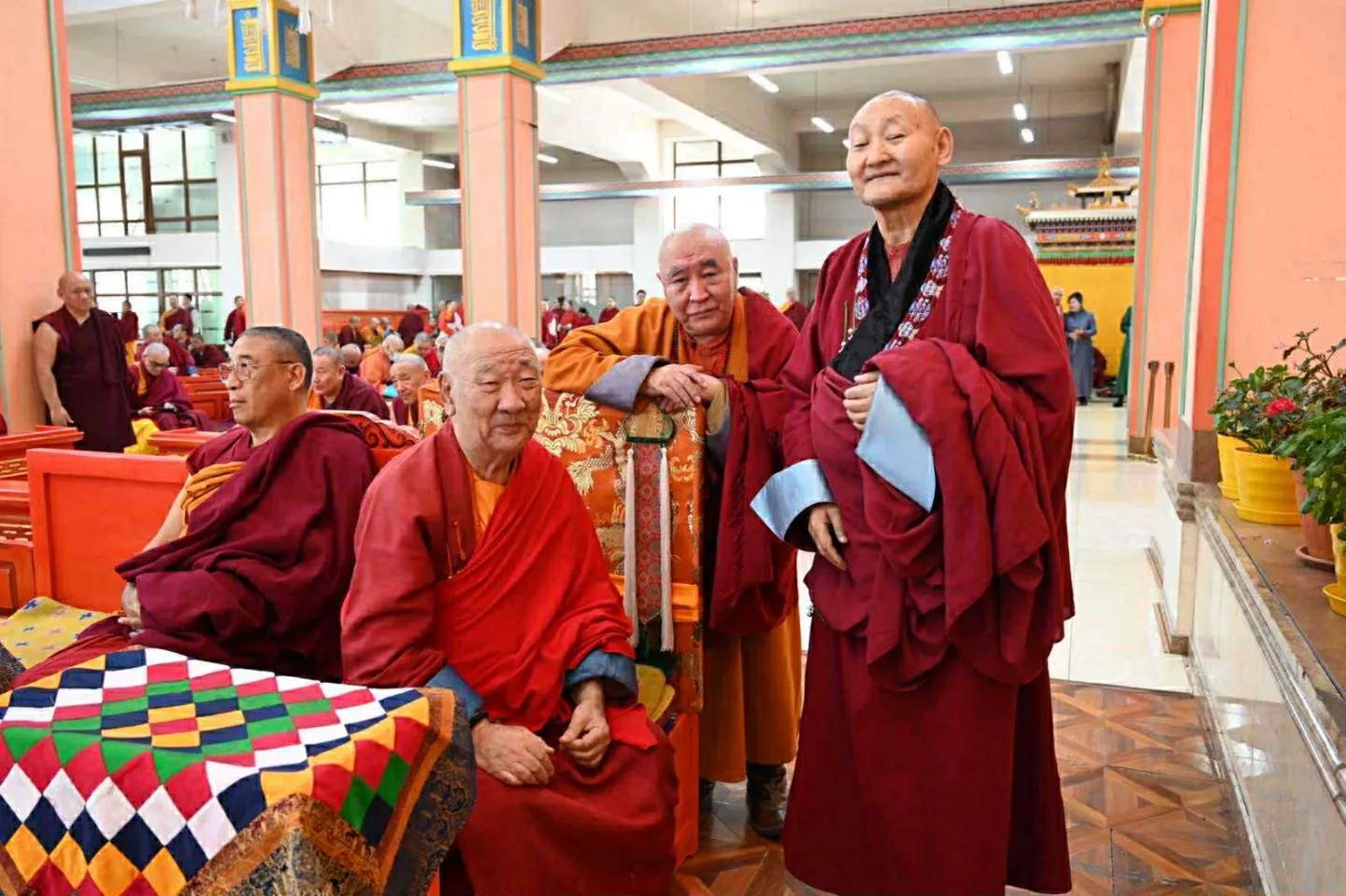 Хансүр, гавж Ё.Амгалан: Монгол орноо Ганжуурын лүн дуурсан байгаа нь Богд нарын минь ач гэж боддог доо