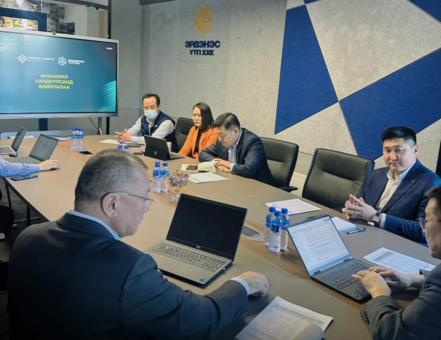 “Эрдэнэс Үйлдвэрлэл Технологийн Парк” ХХК-ийн хувьцаа эзэмшигчдийн хурал болов