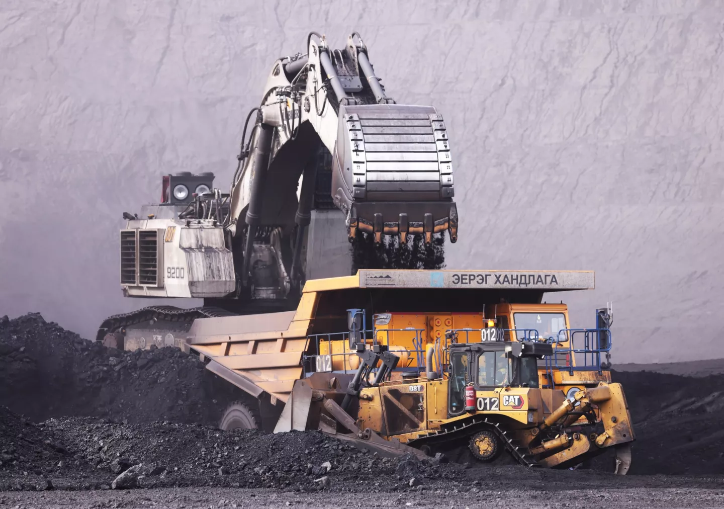 “ЭРДЭНЭС ТАВАНТОЛГОЙ” ХК 64 МЯНГАН ТОНН ЭРЧИМ ХҮЧНИЙ НҮҮРС, 32 МЯНГАН ТОНН 1/3 КОКСЖИХ НҮҮРС АРИЛЖЛАА